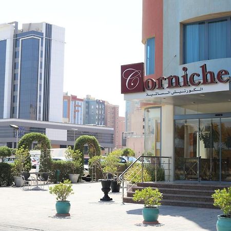 Hotel Le Royal Corniche Salmiya Esterno foto