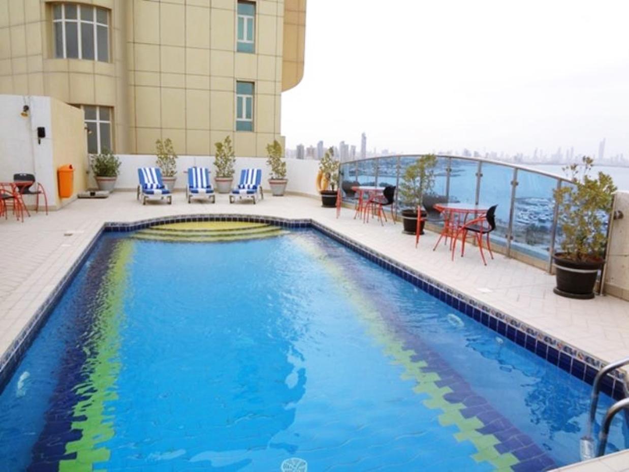 Hotel Le Royal Corniche Salmiya Esterno foto