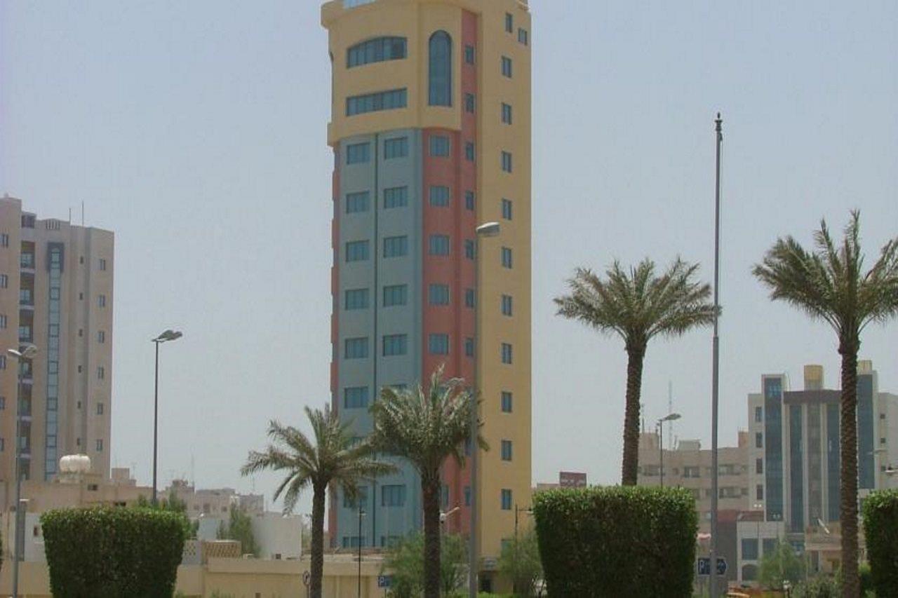 Hotel Le Royal Corniche Salmiya Esterno foto