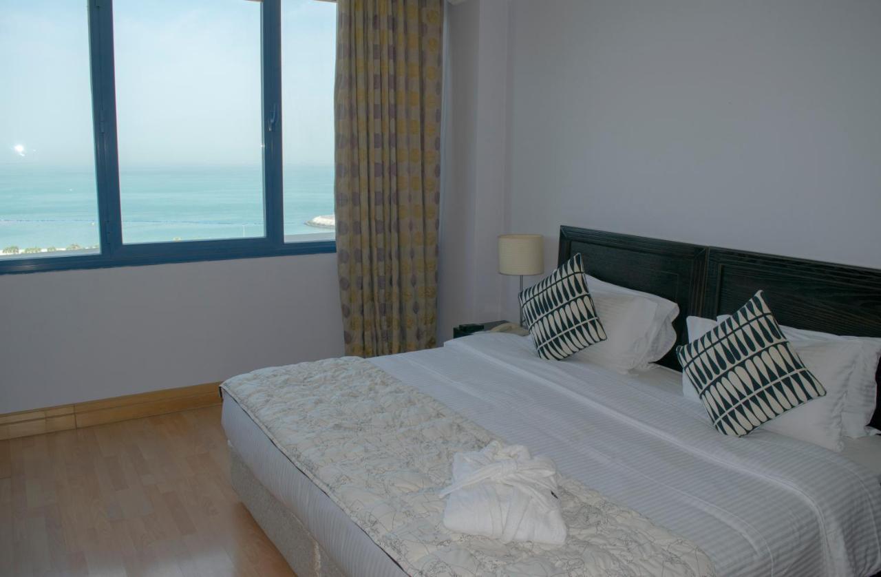 Hotel Le Royal Corniche Salmiya Esterno foto