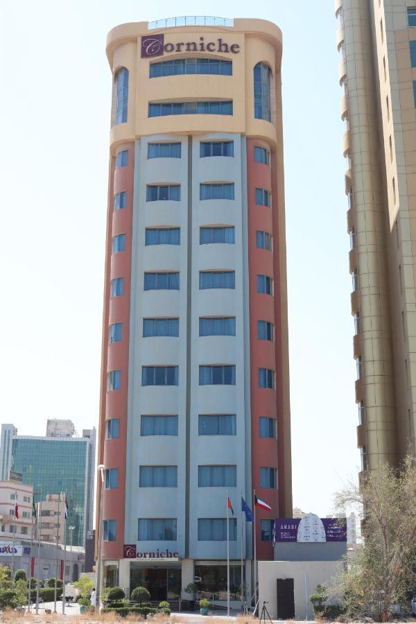 Hotel Le Royal Corniche Salmiya Esterno foto