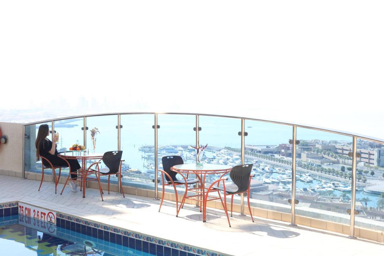 Hotel Le Royal Corniche Salmiya Esterno foto
