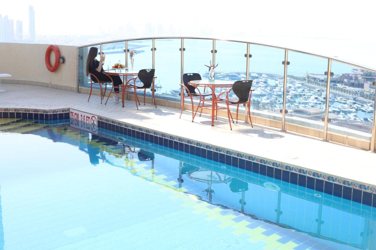 Hotel Le Royal Corniche Salmiya Esterno foto
